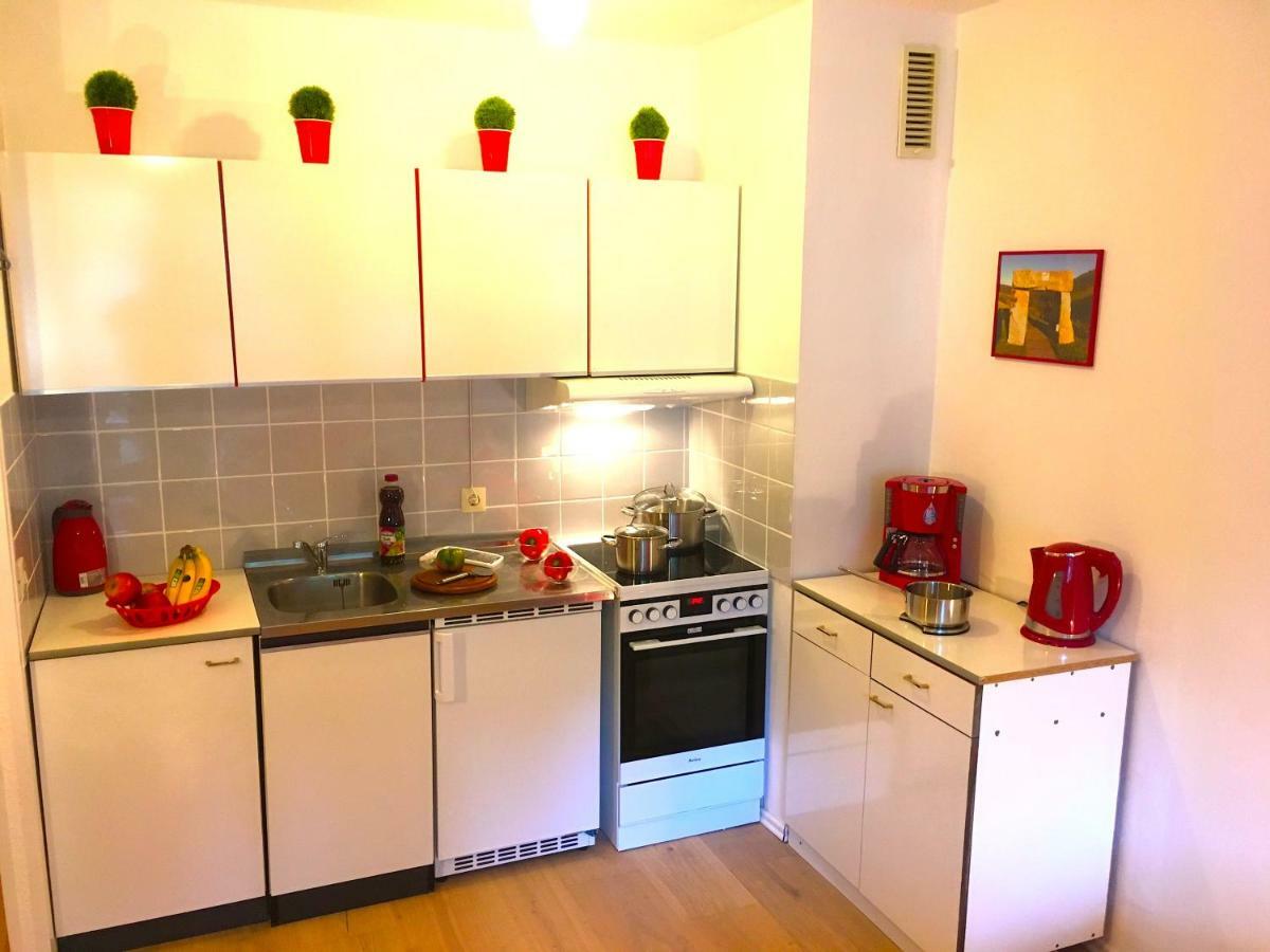 Mit Dem Roten Baum Apartment *